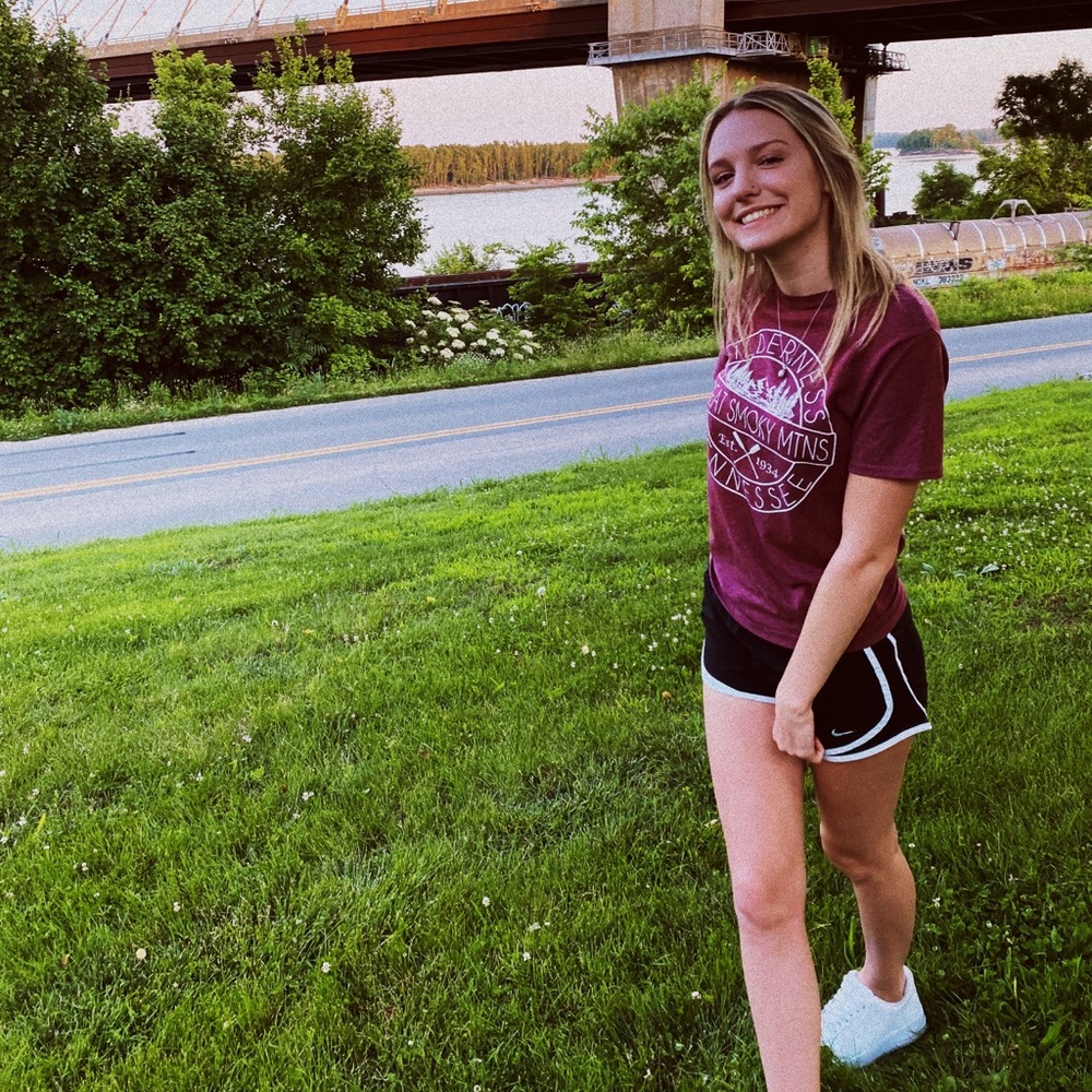 Meet your Posher, Chloe